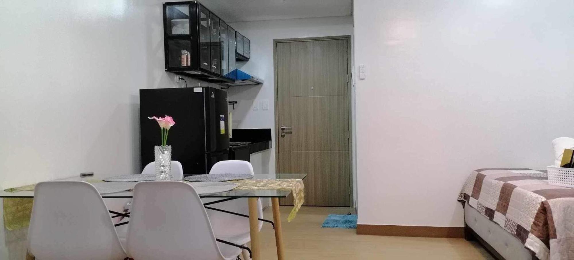 J & F Homestay - Cavite, Philippines Trece Martires Екстер'єр фото