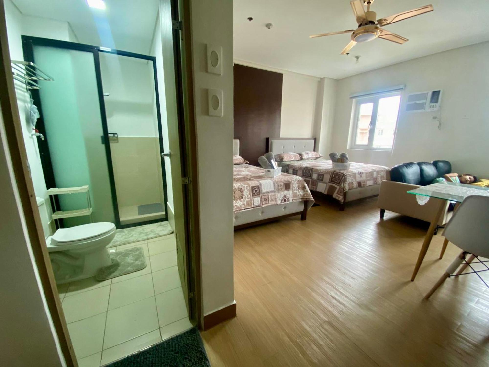 J & F Homestay - Cavite, Philippines Trece Martires Екстер'єр фото