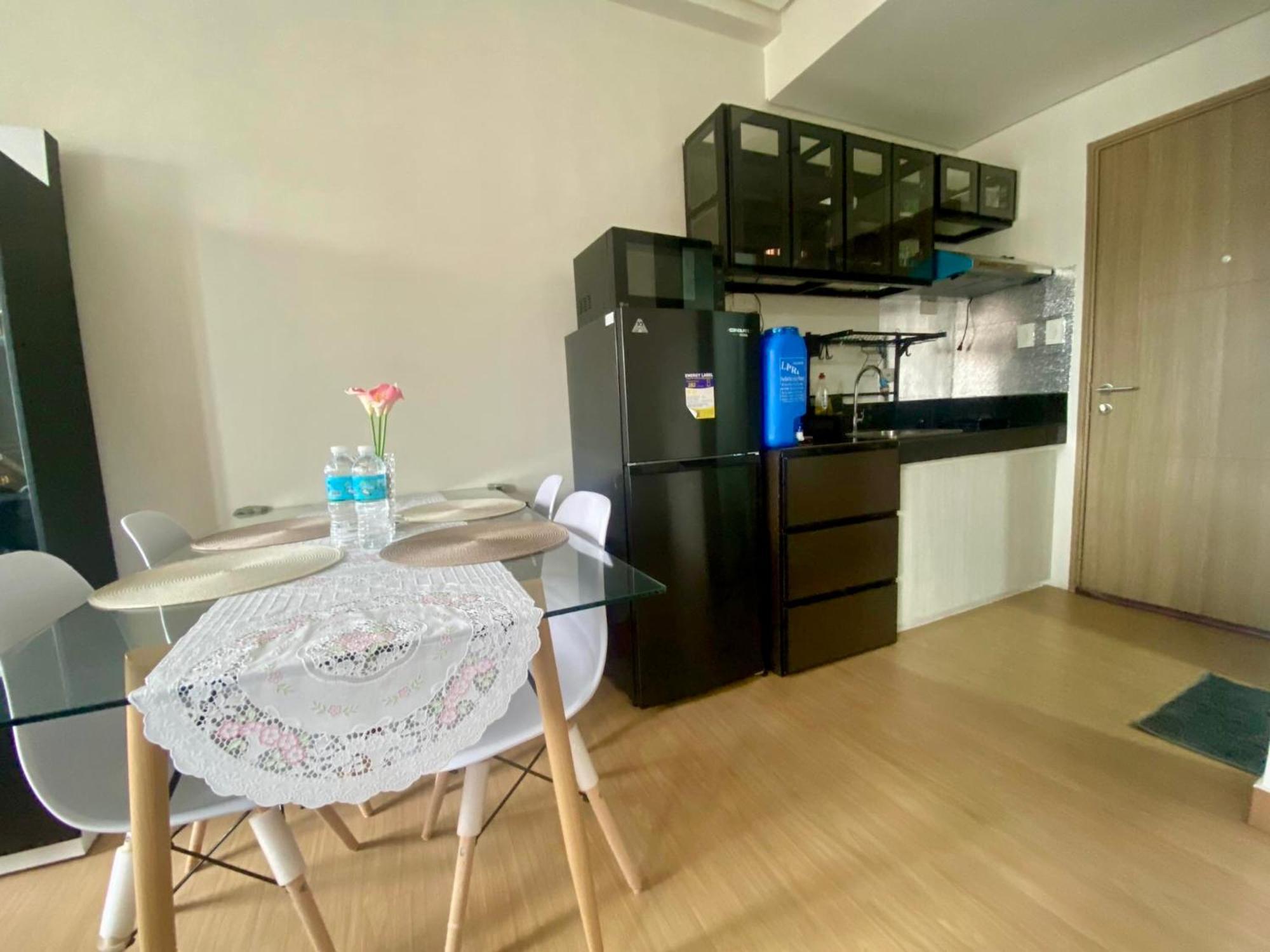 J & F Homestay - Cavite, Philippines Trece Martires Екстер'єр фото